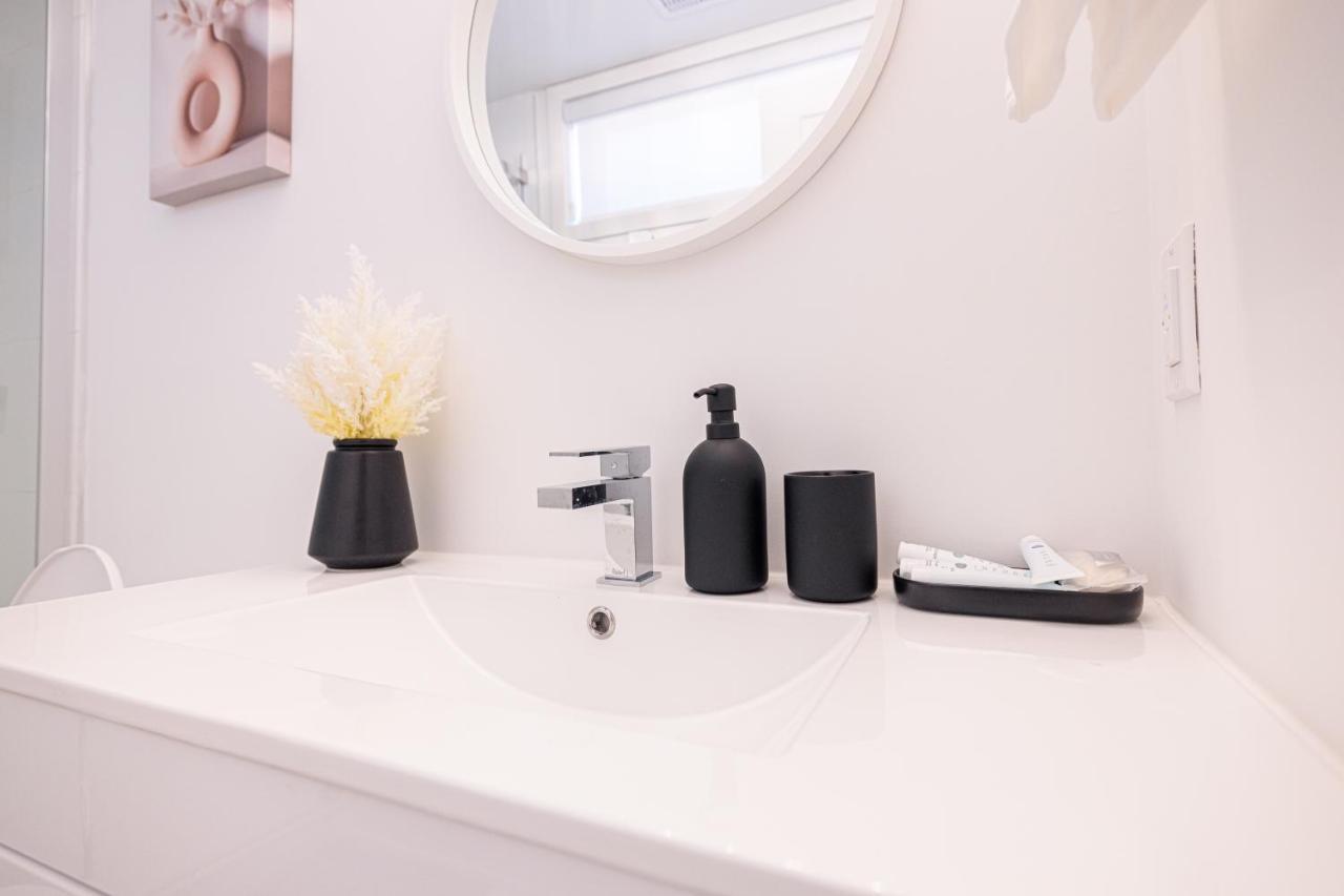 Luxury & Comfy Apartment, Mins Drive To All Niagara Falls Attraction Luaran gambar